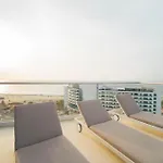 Apartamentos cerca al Mar